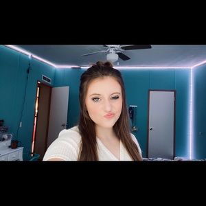 Meet your Posher, Isabel